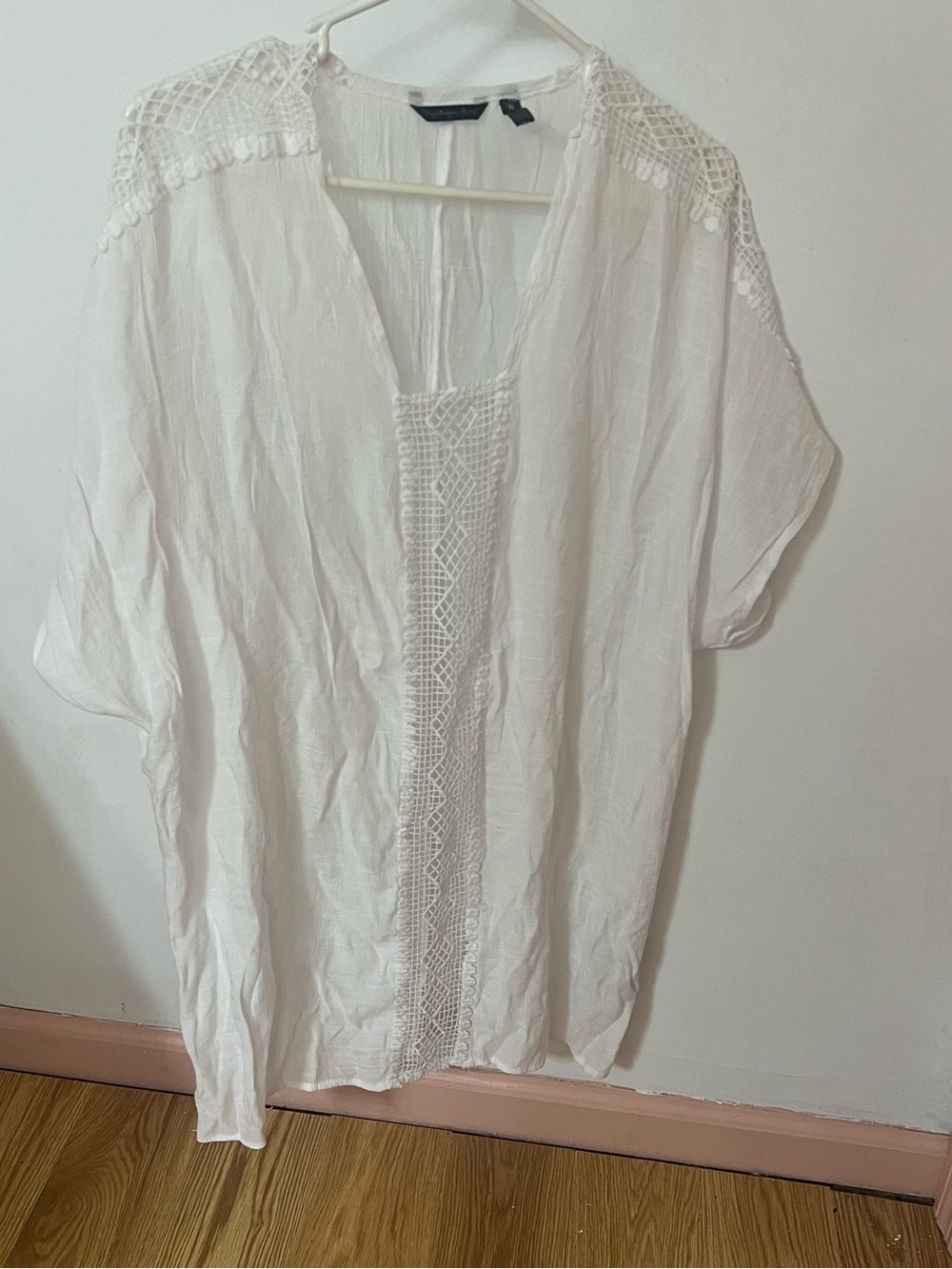 Mystique Aura White Crochet-Trim Tunic Top - Picture 1 of 3